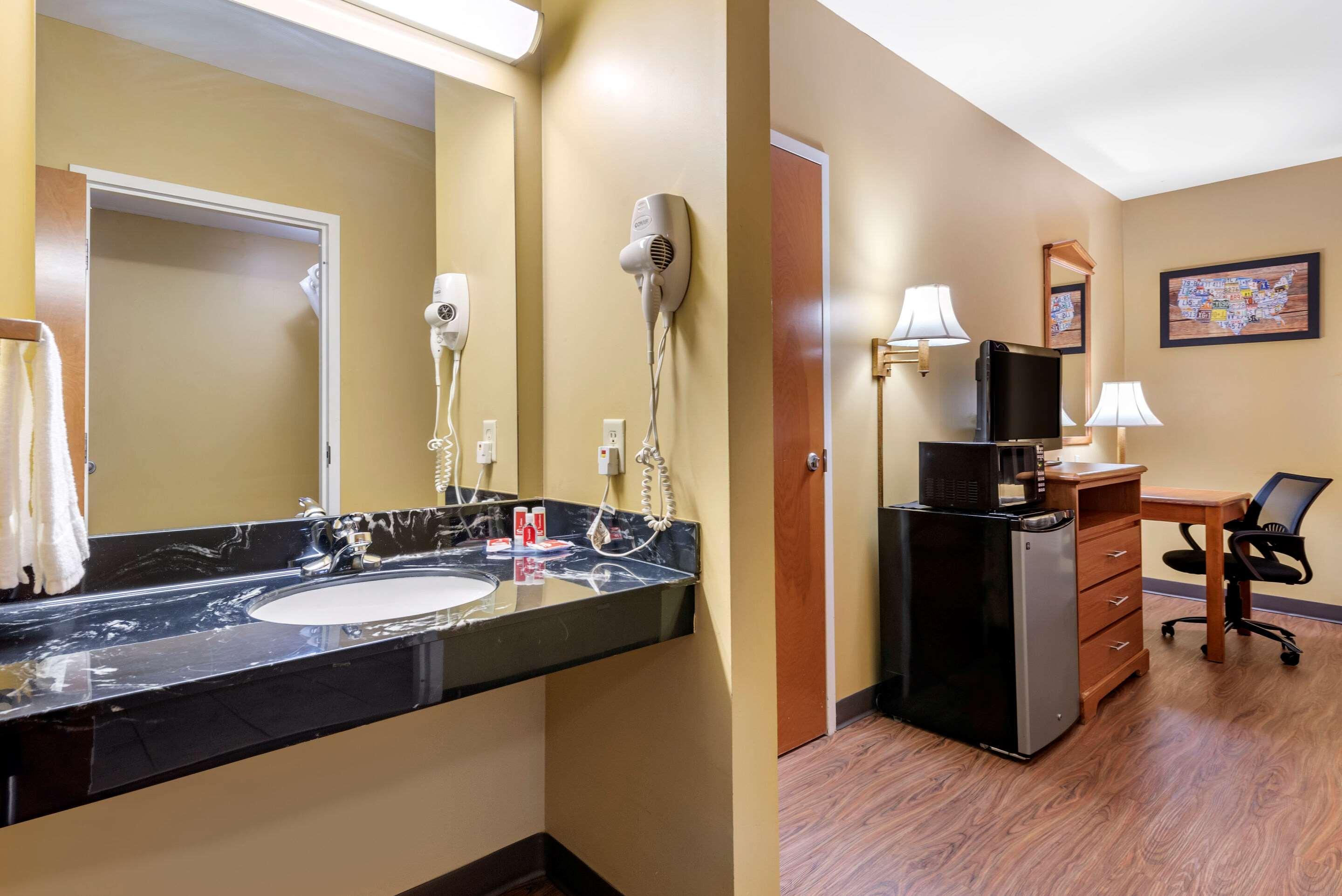 Econo Lodge Louisville Airport Zewnętrze zdjęcie