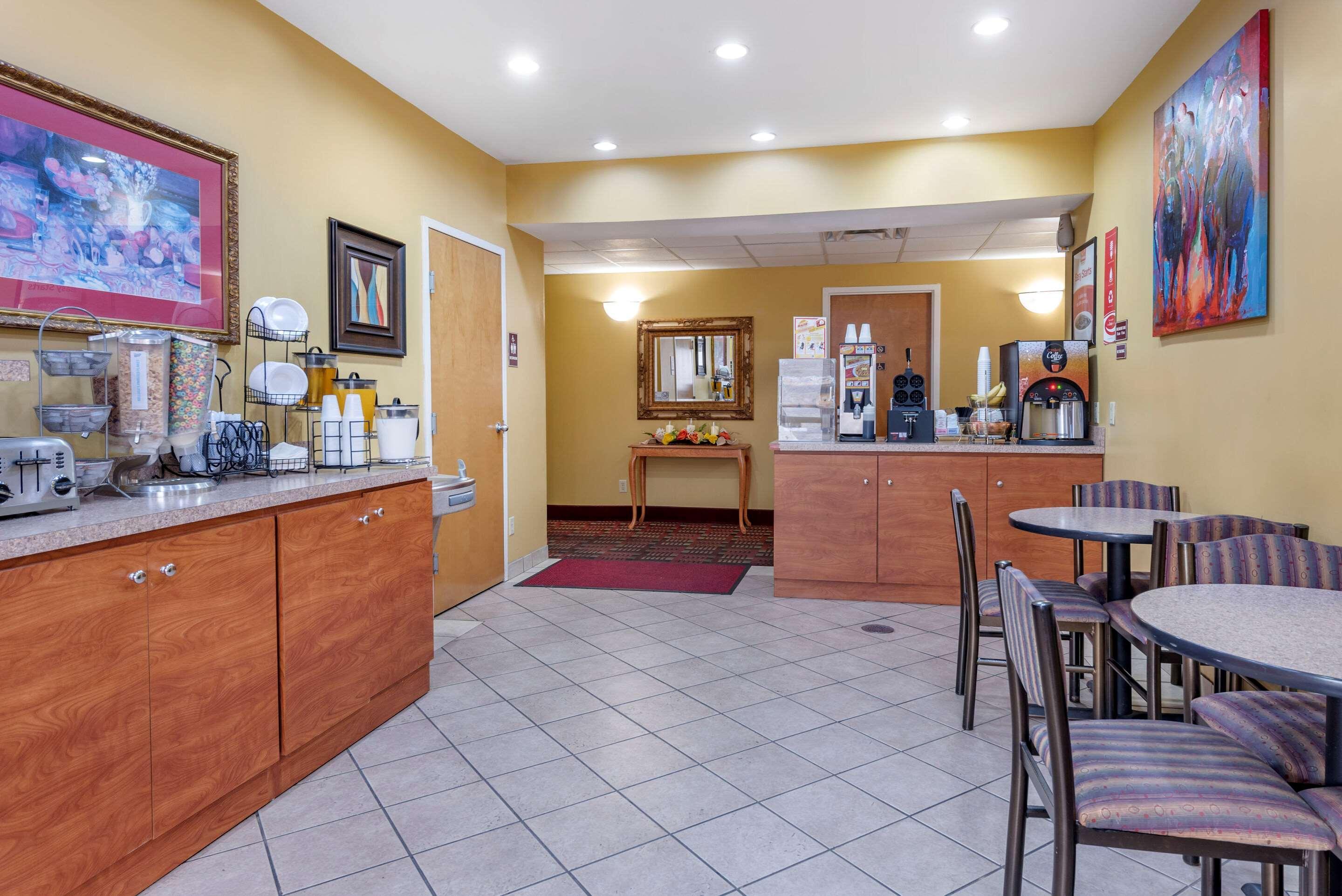 Econo Lodge Louisville Airport Zewnętrze zdjęcie